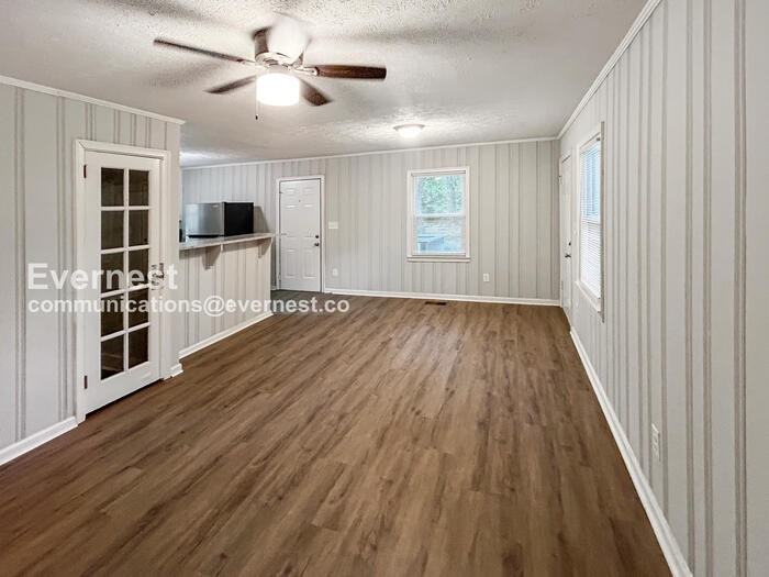 1228 S Madison Ave - Photo 4 of 14