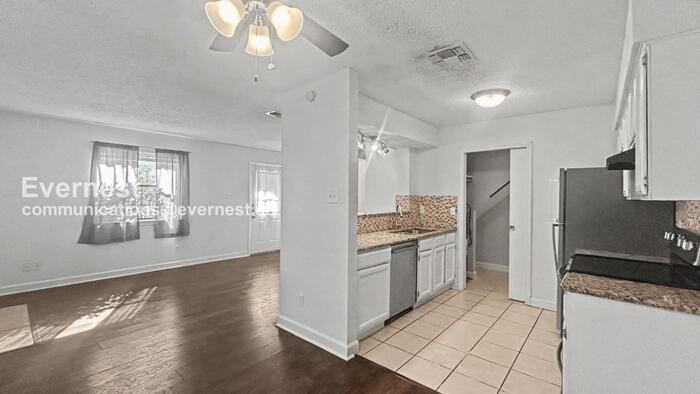 900 Taulbee Ln #106 - Photo 3 of 16