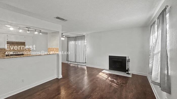 900 Taulbee Ln #106 - Photo 5 of 16