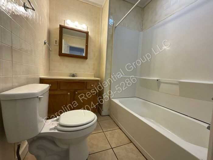 203 Circle Dr - Photo 6 of 10