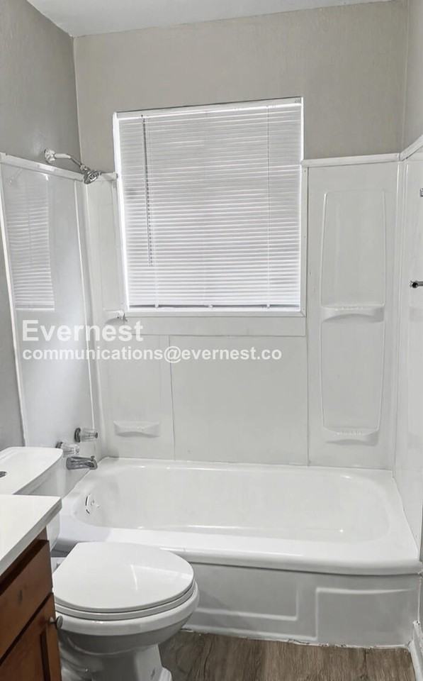 1012 4th Ave W #2 - Photo 5 of 16