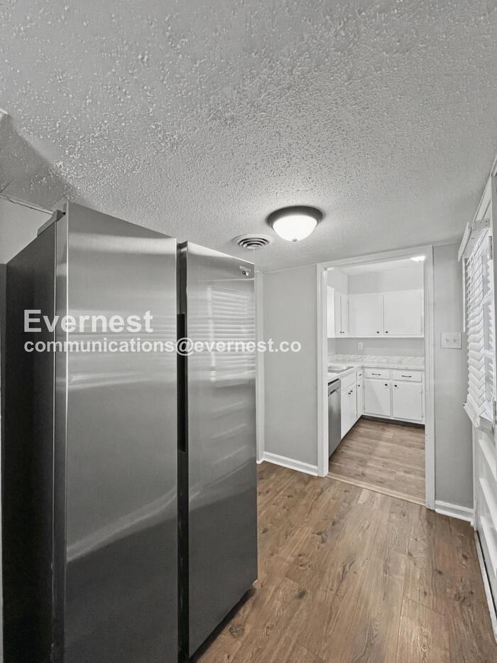 3484 Naylor Dr - Photo 4 of 28