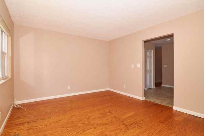 10941 Cornell St - Photo 2 of 14