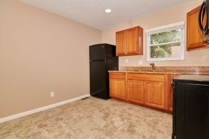 10941 Cornell St - Photo 5 of 14