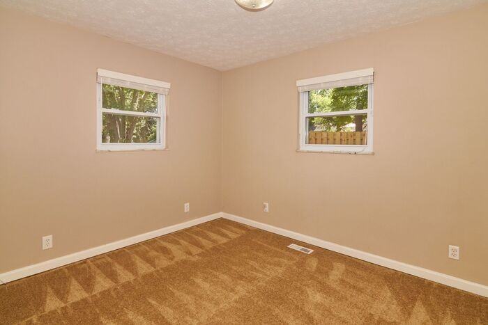 10941 Cornell St - Photo 7 of 14