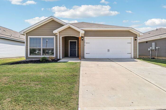 3900 Crown Ct - Photo 4 of 50