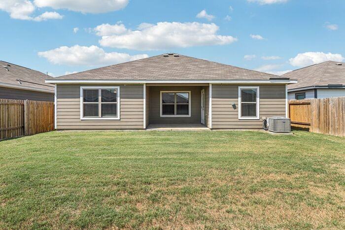 3900 Crown Ct - Photo 6 of 50