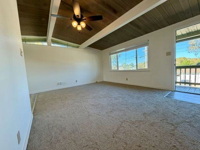 753 Rosemont Ave - Photo 3 of 15