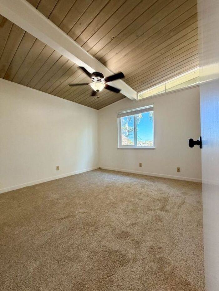 753 Rosemont Ave - Photo 6 of 15