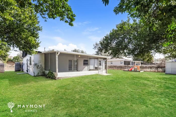 1208 W Camellia Dr - Photo 2 of 2