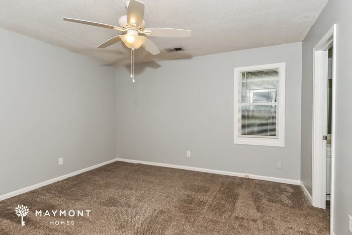 1613 Chadford Rd - Photo 6 of 12