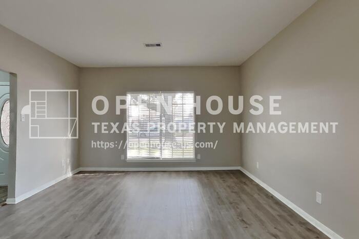 21338 Wildcroft Dr - Photo 4 of 23