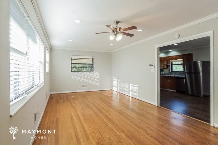 533 9th Ter - Photo 3 of 11