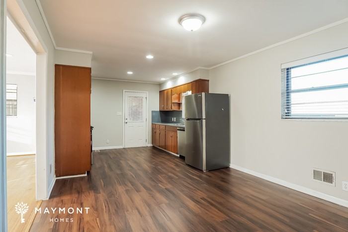 533 9th Ter - Photo 5 of 11