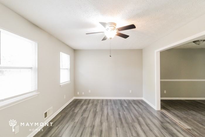 9046 Southcrest Ct - Photo 6 of 14