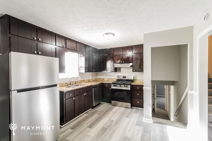 9046 Southcrest Ct - Photo 7 of 14