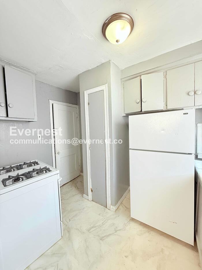 12131 Schaefer Hwy - Photo 3 of 26