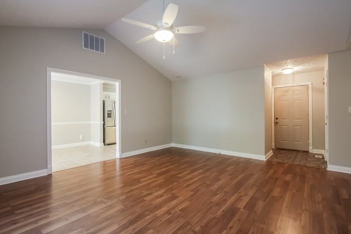 667 Aspen Ct - Photo 3 of 10