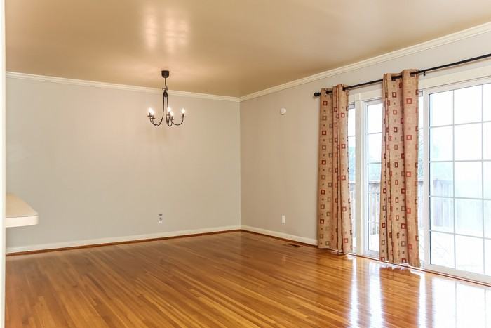 612 Hall Dr - Photo 5 of 12