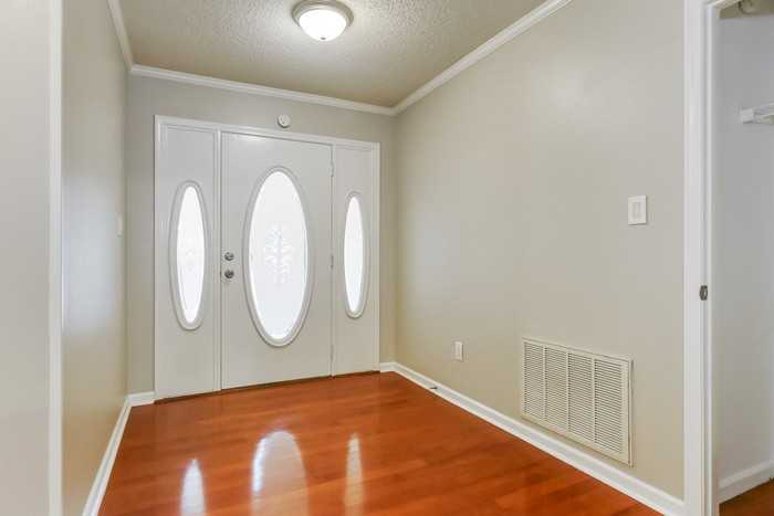 210 Dogwood Place Dr - Photo 3 of 15