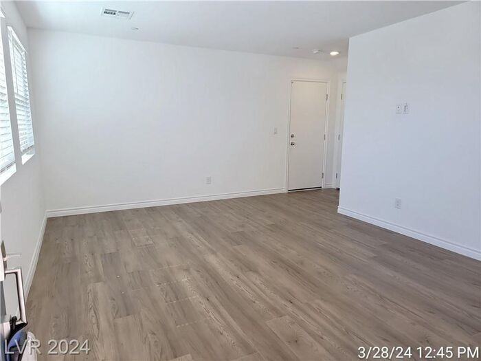 6230 Foxes Dale St - Photo 2 of 34