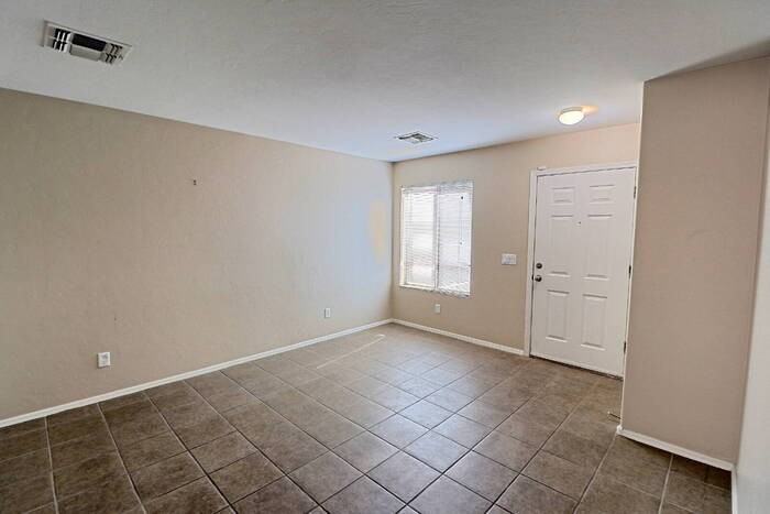 708 W Cholla Crest Dr - Photo 3 of 19