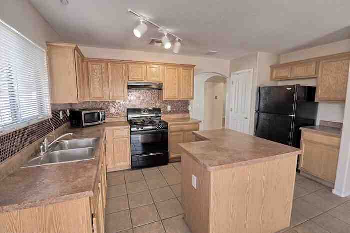 708 W Cholla Crest Dr - Photo 5 of 19