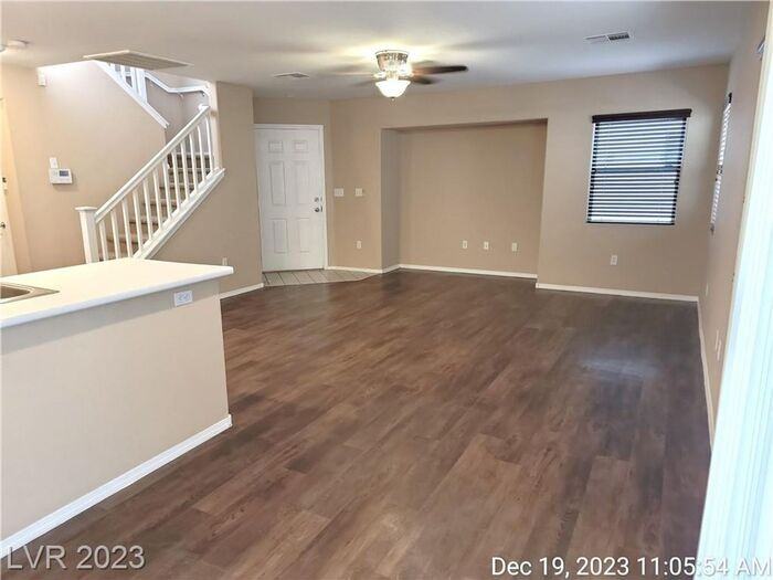 10448 Chandra Ave - Photo 4 of 28