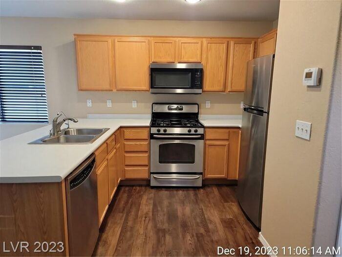 10448 Chandra Ave - Photo 7 of 28