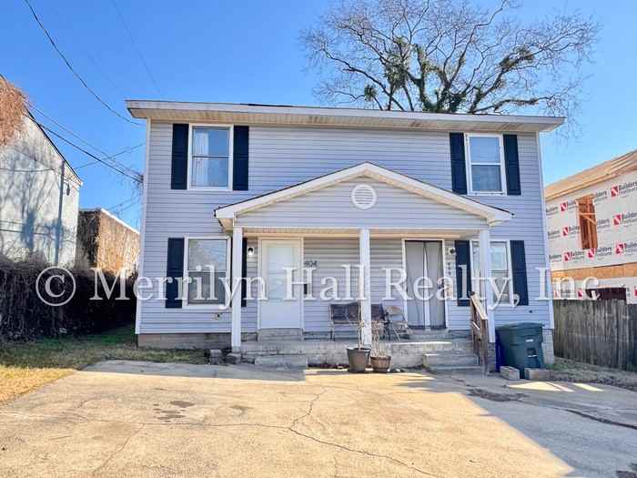 404 S Gregg St - Photo 2 of 12