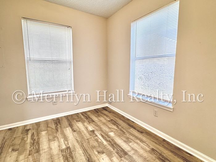 404 S Gregg St - Photo 7 of 12