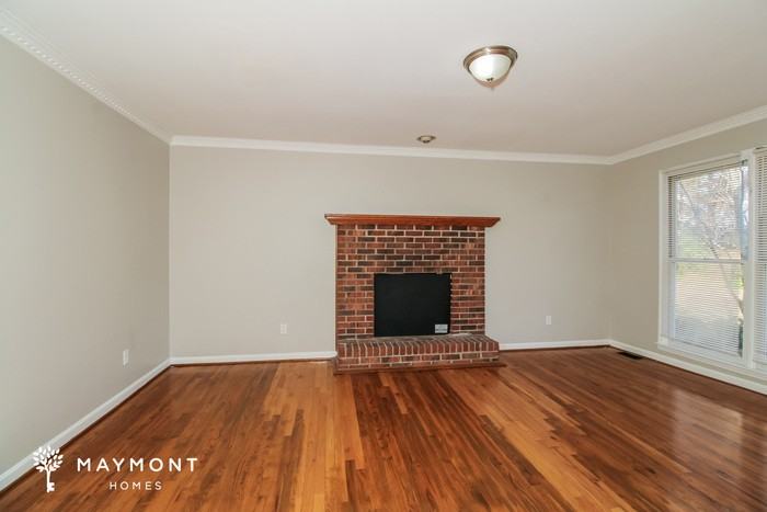 121 Silvermill Rd - Photo 4 of 12