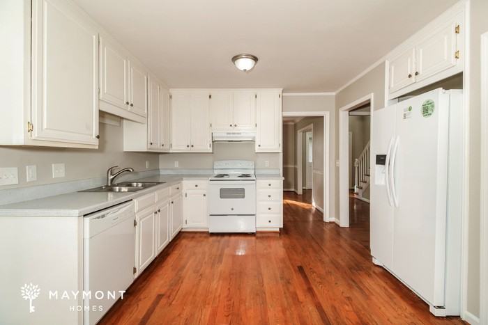 121 Silvermill Rd - Photo 6 of 12