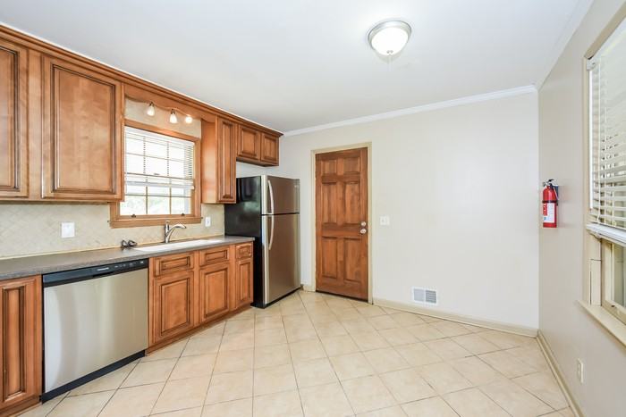 300 Quail Hills Dr - Photo 4 of 9