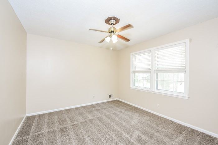 300 Quail Hills Dr - Photo 6 of 9