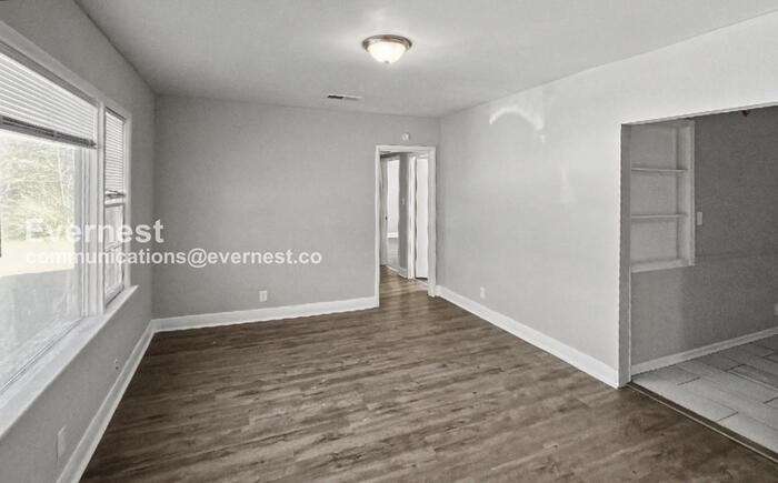 5221 Jefferson St - Photo 3 of 14