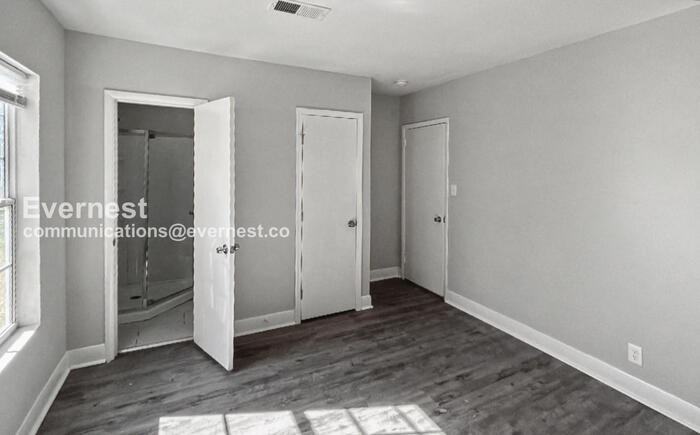 5221 Jefferson St - Photo 7 of 14