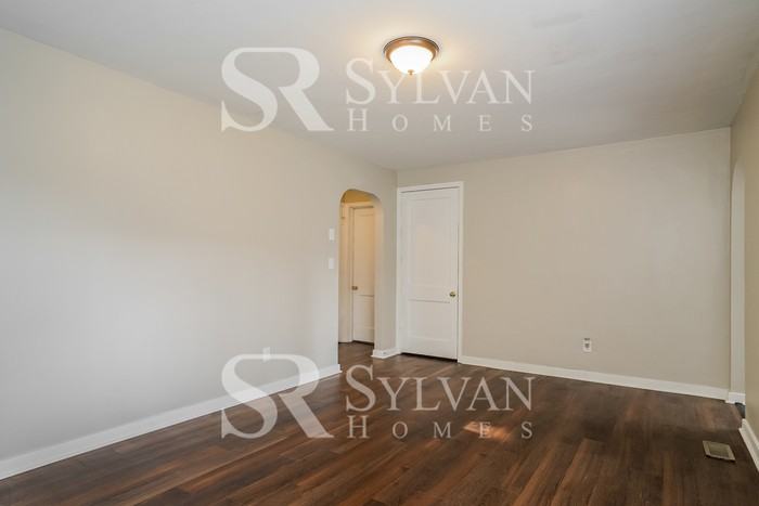 705 Beach Rd - Photo 5 of 16