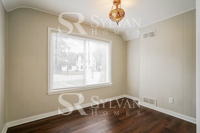 705 Beach Rd - Photo 6 of 16