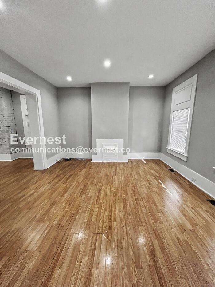 1304 Oakwood Ave - Photo 5 of 22