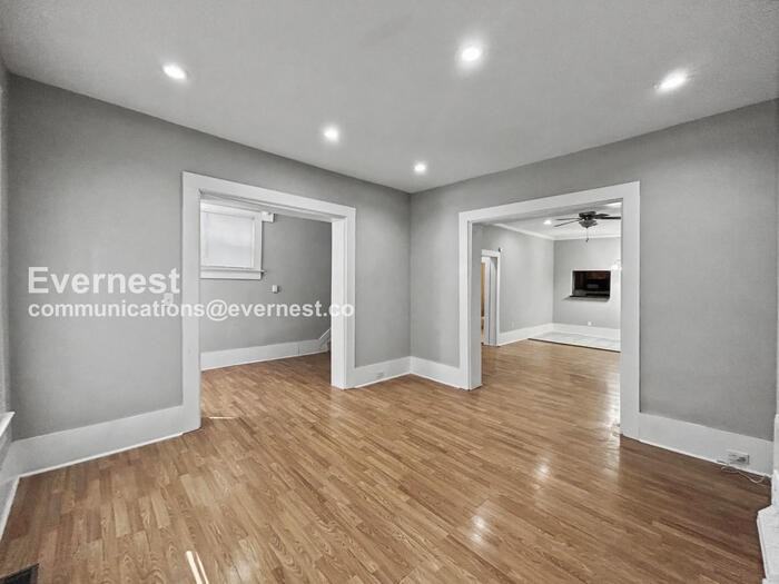 1304 Oakwood Ave - Photo 7 of 22