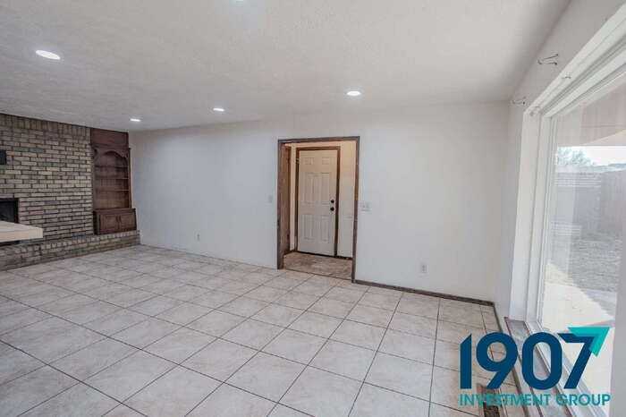 12205 Stratford Dr - Photo 7 of 24