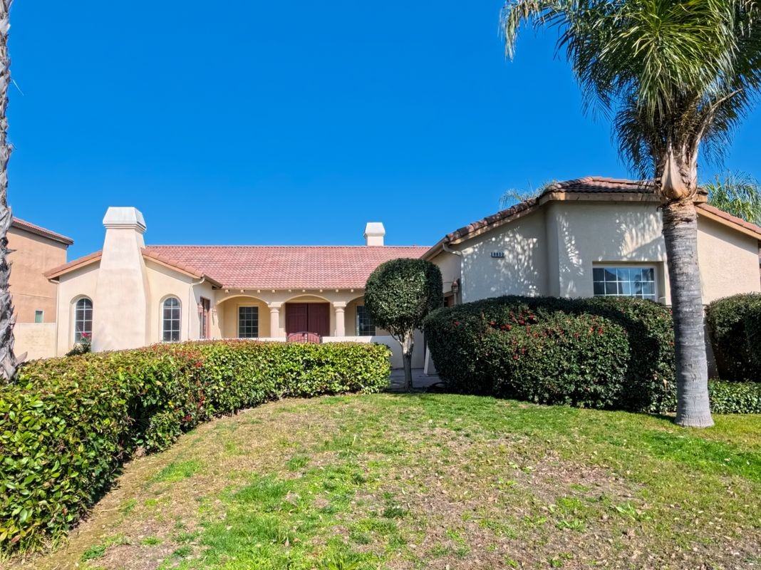 8800 Laguna St - Photo 3 of 37