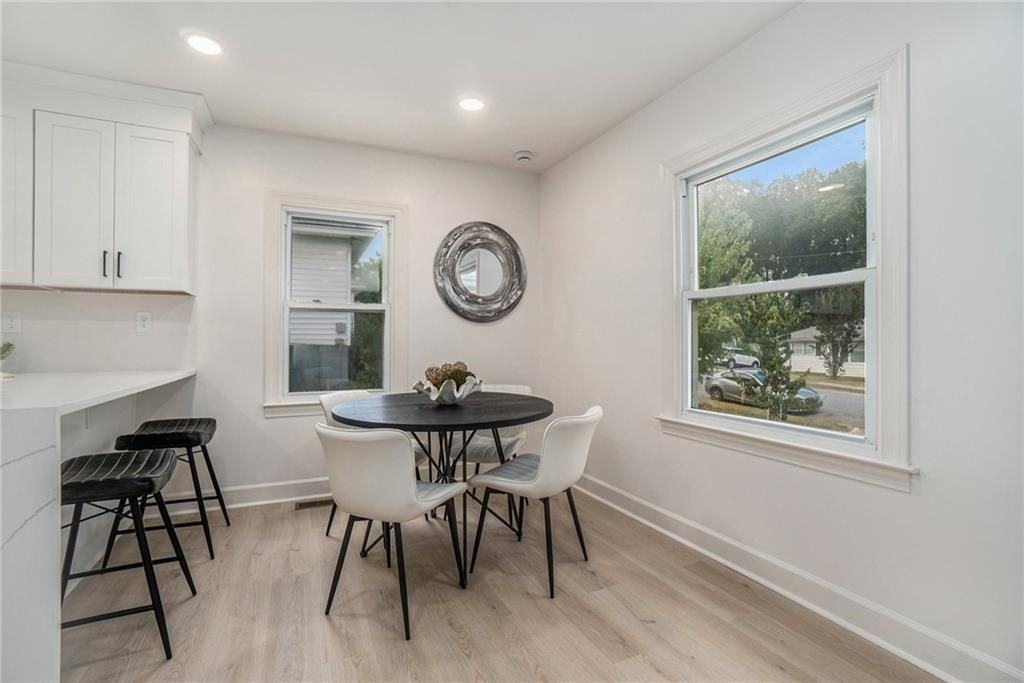 2539 Glendale Cir Se - Photo 6 of 21