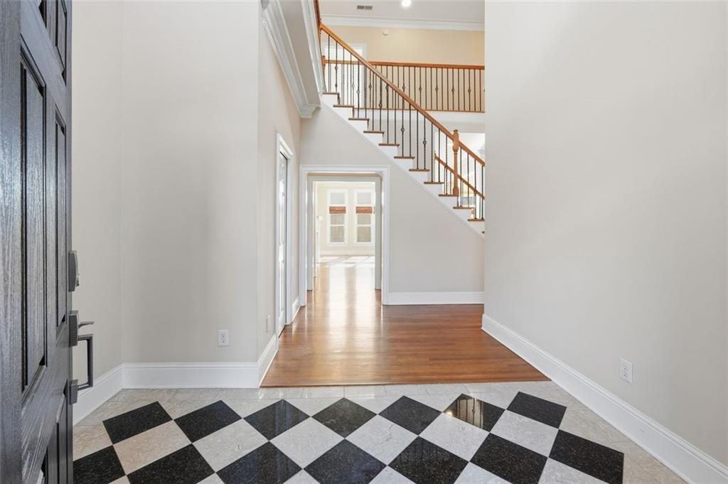 250 Fieldsborn Ct - Photo 3 of 26