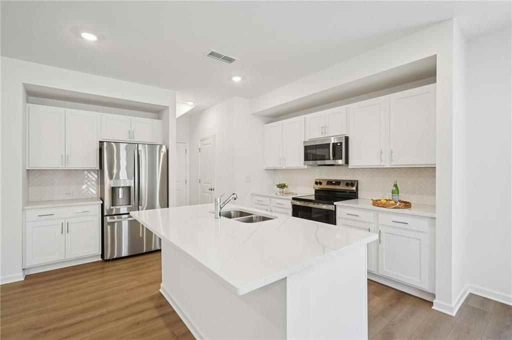 5321 Frontier Ct - Photo 3 of 21