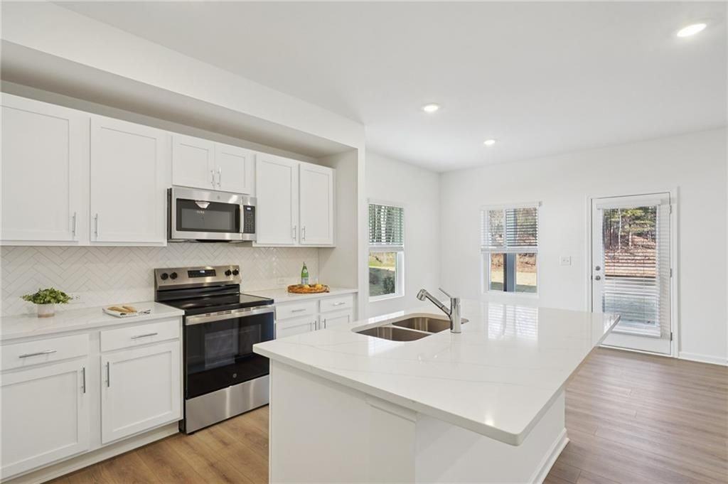 5321 Frontier Ct - Photo 4 of 21