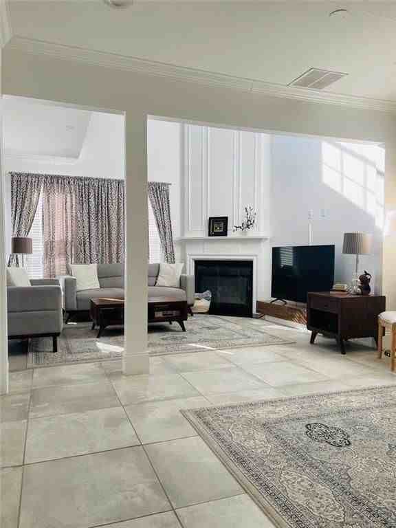 89 Regency Rd - Photo 2 of 17