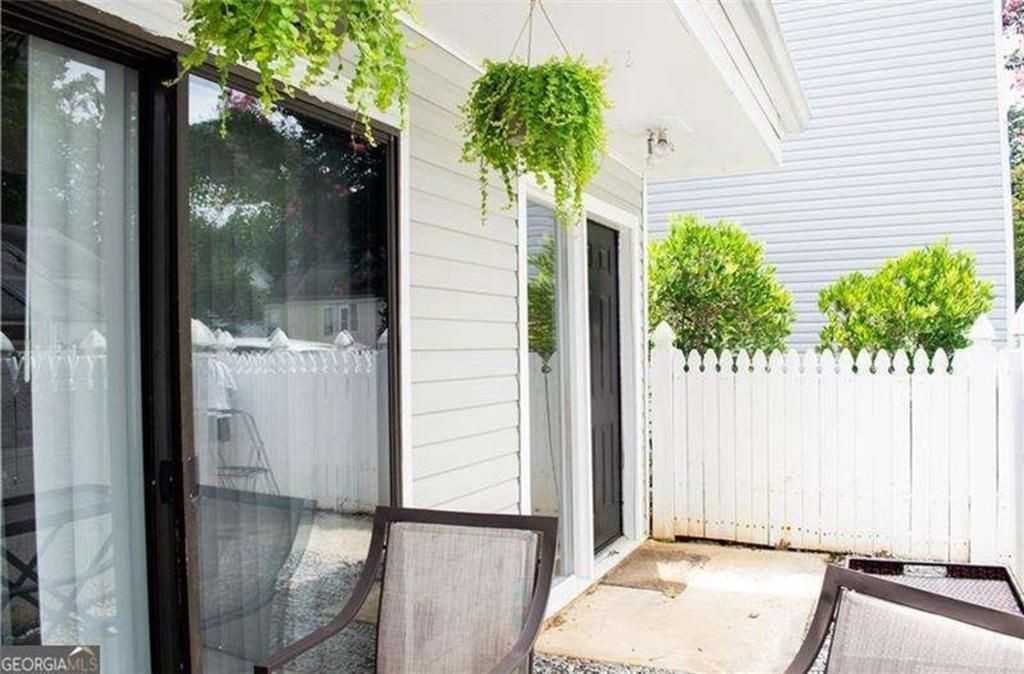 2685 Meadowlawn Dr Se - Photo 2 of 28