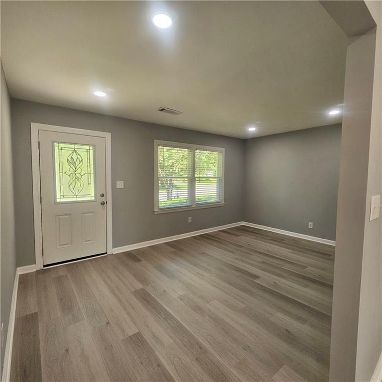 3047 Menlo Park Dr - Photo 2 of 12